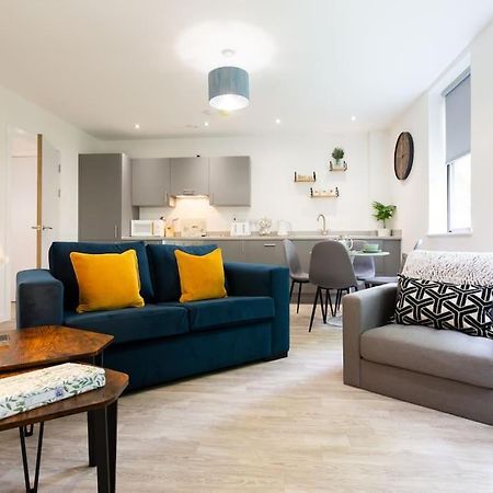 Polly'S Place Apartment Taunton & Free Off Road Parking & Wifi Buitenkant foto